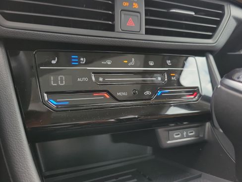 New 2026 Volkswagen Jetta SEL FWD image 25