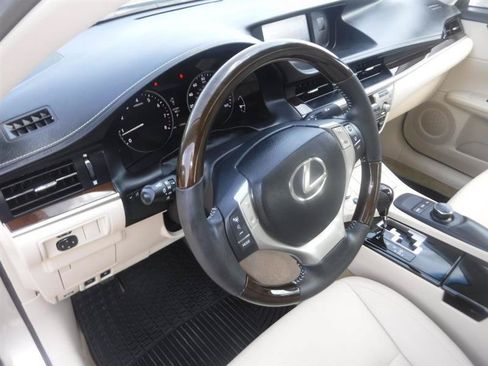 Used 2013 Lexus ES 350 w/ Premium Pkg FWD image 26