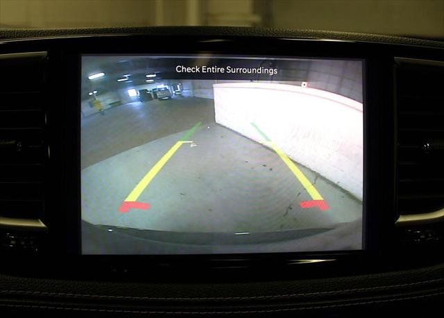 Certified 2025 Chrysler Pacifica Limited FWD image 21