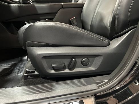 Used 2023 Nissan Rogue SL AWD/4WD image 17