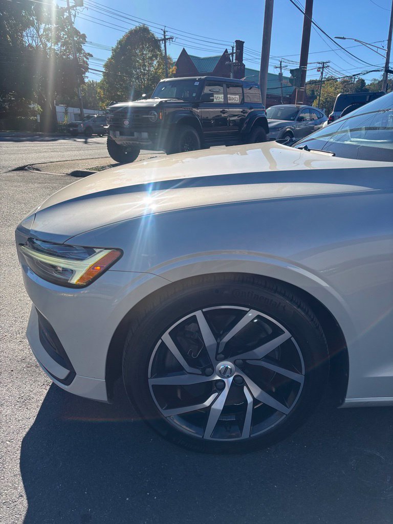 Used 2019 Volvo S60 T6 Momentum w/ Premium Package AWD/4WD image 10