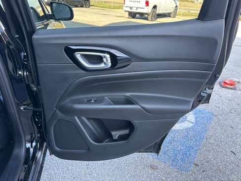 New 2026 Jeep Compass Latitude image 44