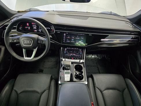 Used 2024 Audi Q8 Prestige w/ Prestige Package image 17