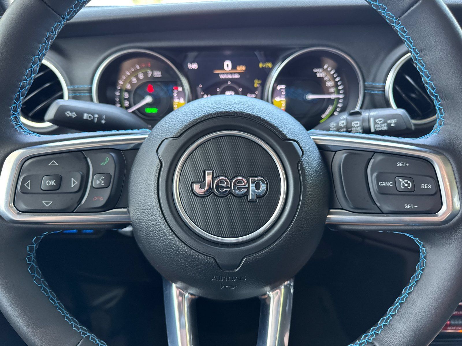 New 2023 Jeep Wrangler Unlimited Rubicon 4xe w/ Cold Weather Group AWD/4WD image 24
