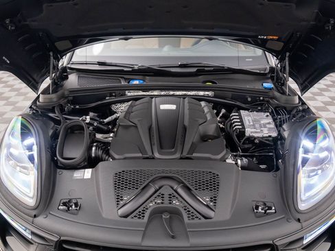 New 2026 Porsche Macan S image 30