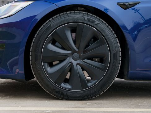 Used 2023 Tesla Model S Standard Range image 27