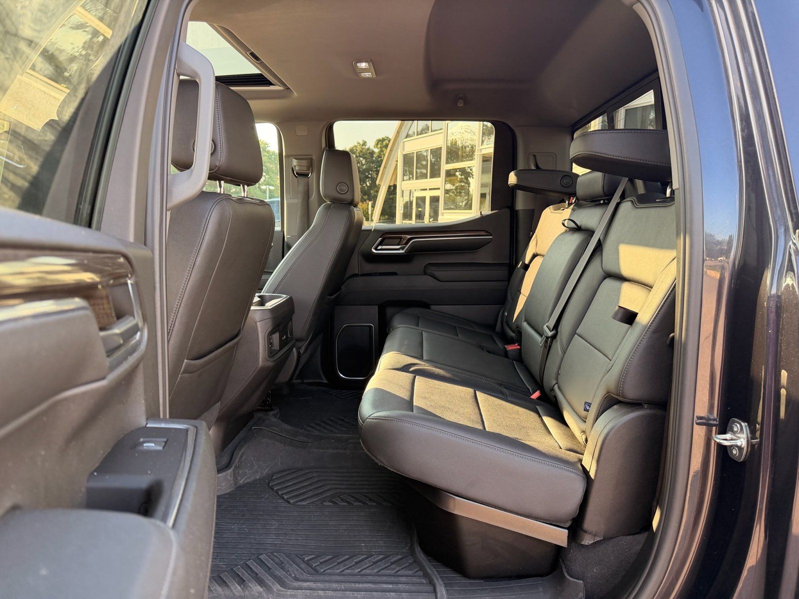 Used 2023 Chevrolet Silverado 1500 LT Trail Boss w/ LT Trail Boss Premium Package AWD/4WD image 29