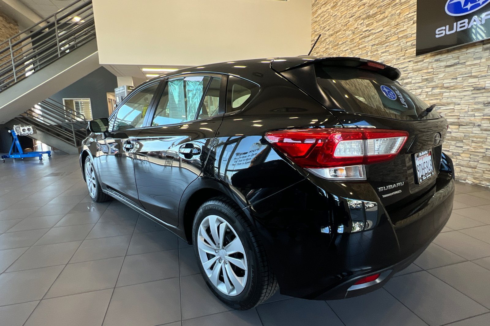 Used 2019 Subaru Impreza 2.0i w/ Eyesight AWD/4WD image 3