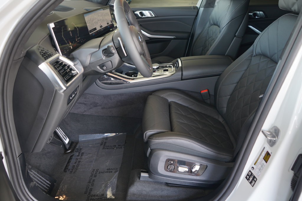 Used 2026 BMW X7 xDrive40i w/ M Sport Package AWD/4WD image 10