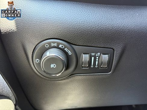 Used 2023 Jeep Compass Latitude AWD/4WD image 11