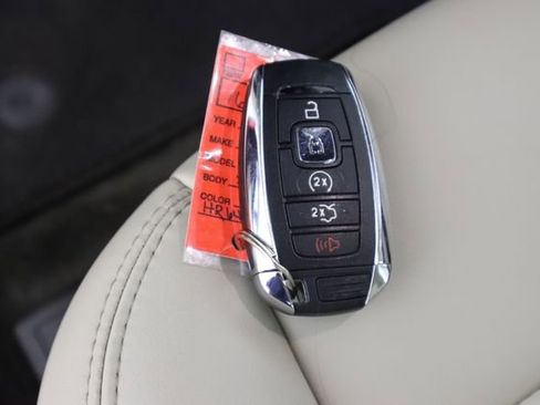 Used 2017 Lincoln MKZ Premiere image 28