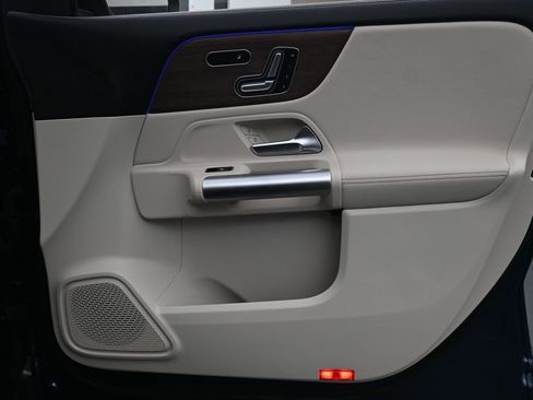 Used 2023 Mercedes-Benz GLA 250 4MATIC image 24