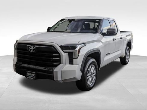 Used 2023 Toyota Tundra SR5 w/ SR5 Convenience Package AWD/4WD image 11