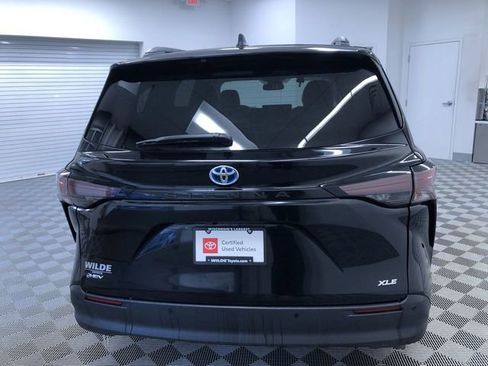 Certified 2025 Toyota Sienna XLE image 13