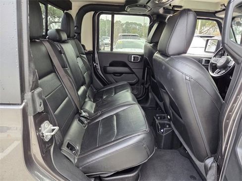 Used 2020 Jeep Gladiator Overland w/ Popular Equipment Package image 21