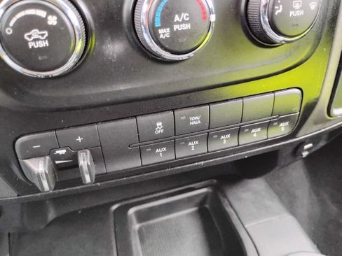 Used 2018 RAM 2500 Tradesman w/ Chrome Appearance Group image 11