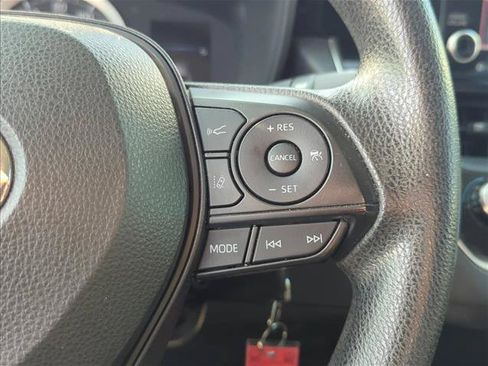 Used 2021 Toyota Corolla LE FWD image 12