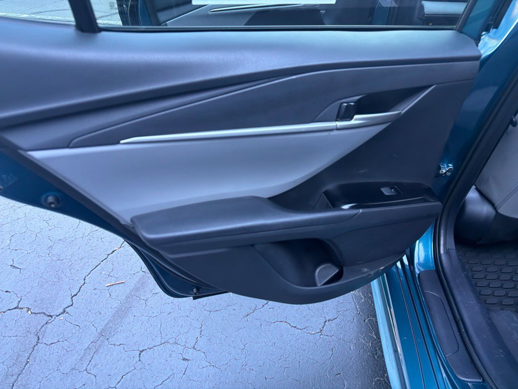 Used 2025 Toyota Camry SE w/ Convenience Package FWD image 10
