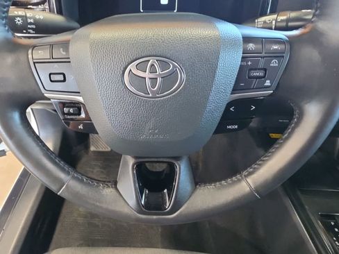 Used 2025 Toyota Camry LE AWD/4WD image 21