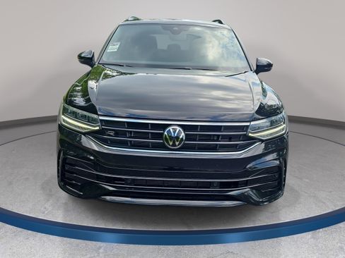 Certified 2023 Volkswagen Tiguan SE R-Line FWD image 2