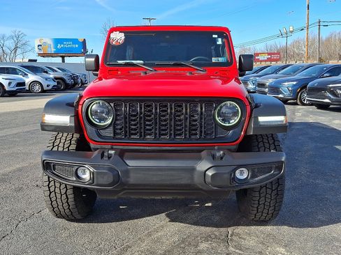 Used 2024 Jeep Wrangler Unlimited Sport image 2
