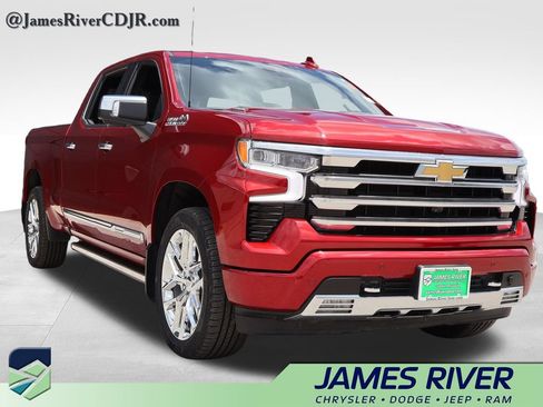Used 2023 Chevrolet Silverado 1500 High Country w/ Technology Package AWD/4WD image 6
