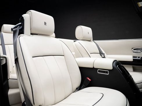 Used 2013 Rolls-Royce Phantom Drophead Coupe RWD image 64