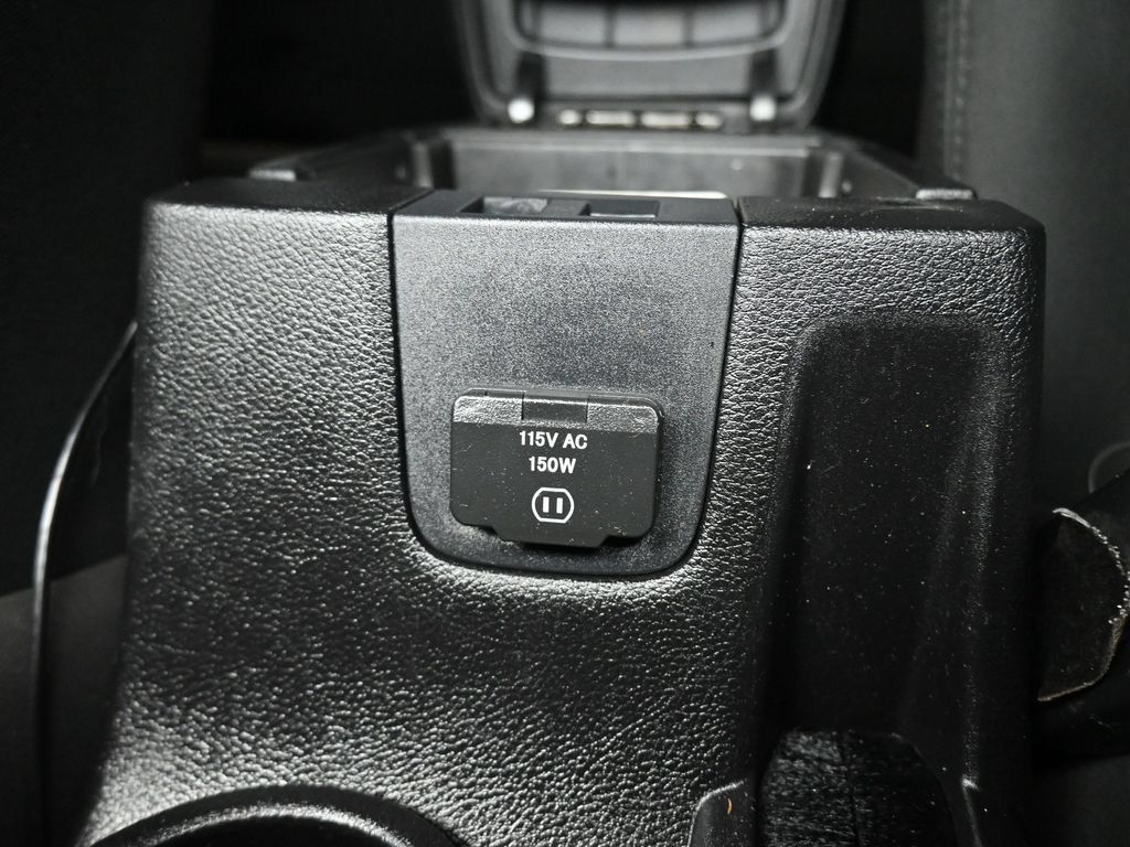 Used 2012 Jeep Wrangler Unlimited Sahara AWD/4WD image 19