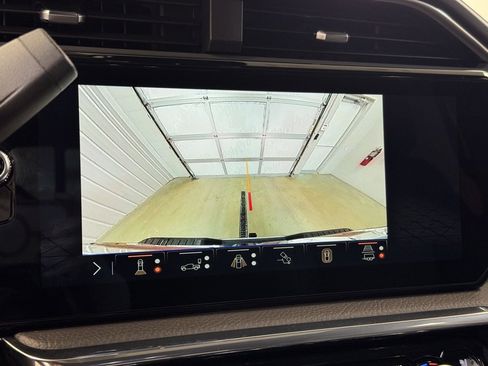 Used 2025 GMC Sierra 3500 Denali w/ Denali Reserve Package image 40