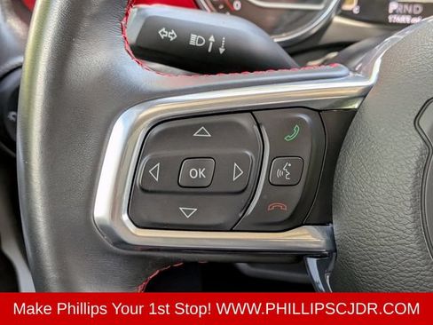 Used 2022 Jeep Wrangler Unlimited Rubicon AWD/4WD image 23