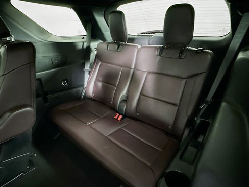 Used 2025 Ford Explorer Platinum w/ LUX Leather Package image 30