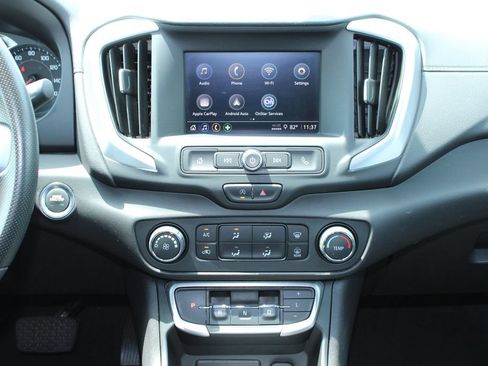 Used 2024 GMC Terrain SLE FWD image 20