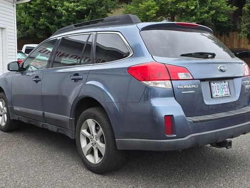 Used 2014 Subaru Outback 2.5i Limited w/ Moonroof Package AWD/4WD image 5