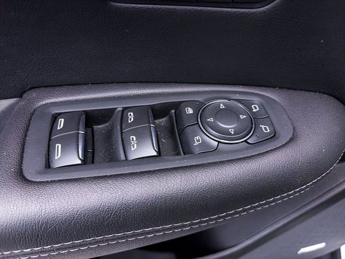 Used 2025 Cadillac XT5 Premium Luxury image 19