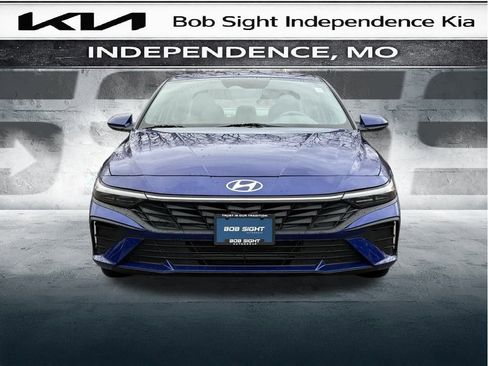 Used 2024 Hyundai Elantra SE image 16