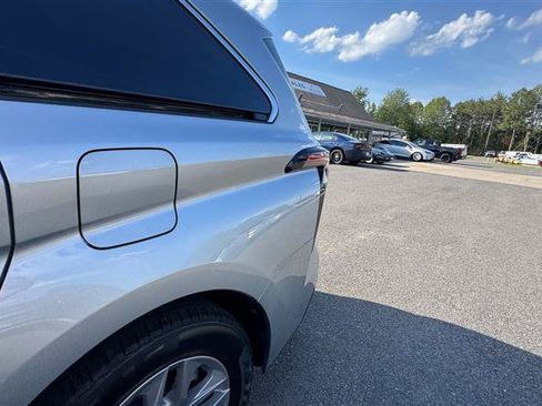 Used 2023 Toyota Sienna XLE AWD/4WD image 14