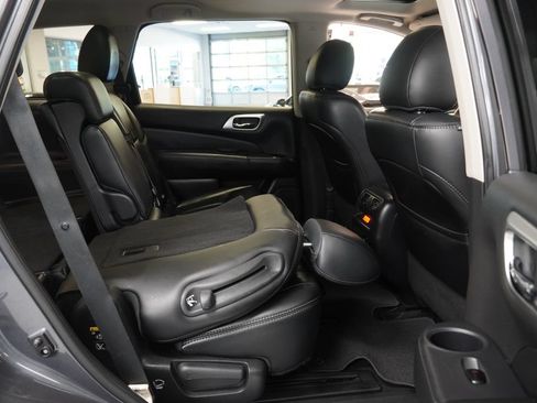 Used 2016 Nissan Pathfinder Platinum AWD/4WD image 36