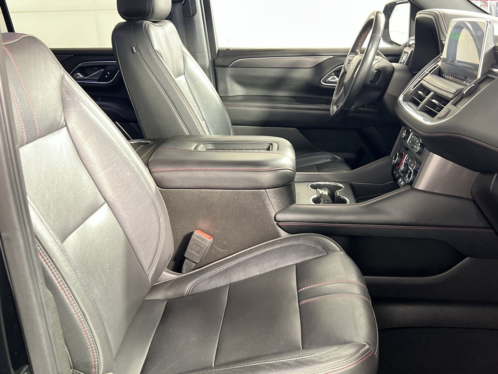 Used 2021 Chevrolet Tahoe RST w/ Luxury Package RWD image 29