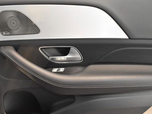 Used 2025 Mercedes-Benz GLE 350 4MATIC image 13