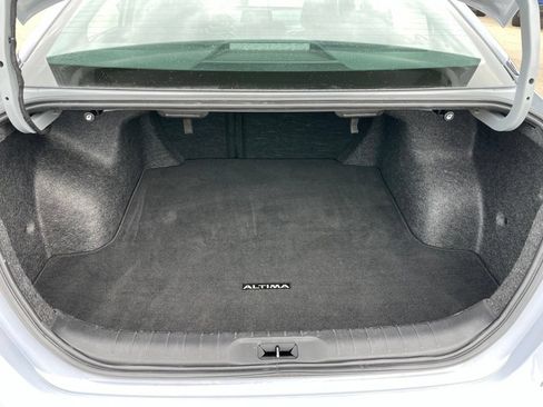 Used 2024 Nissan Altima 2.5 SR FWD image 23