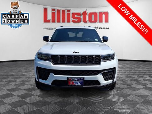 Used 2026 Jeep Grand Cherokee Altitude AWD/4WD image 2