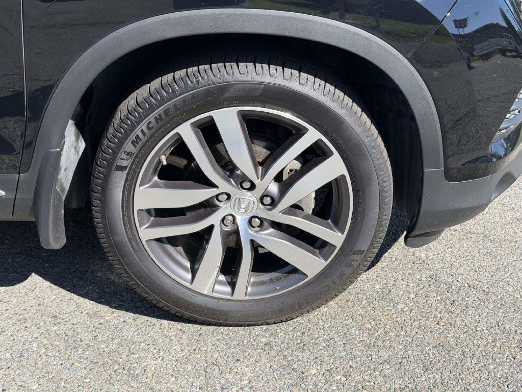Used 2017 Honda Pilot Touring image 25