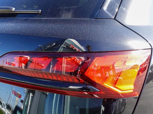 New 2026 Audi SQ7 Prestige image 8