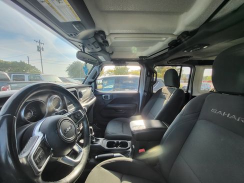 Used 2018 Jeep Wrangler Unlimited Sahara image 10