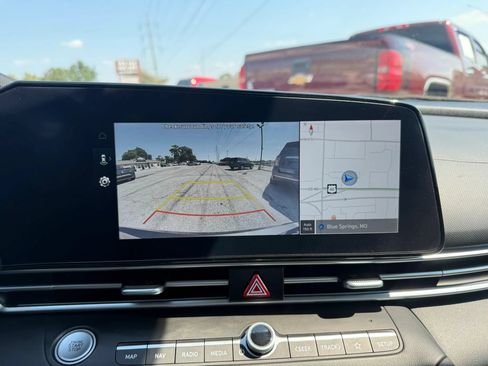 Used 2024 Hyundai Elantra SEL FWD image 19