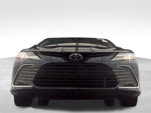 Used 2021 Toyota Camry XLE AWD/4WD image 4