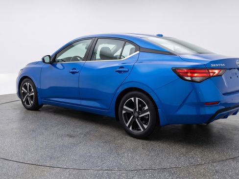Used 2025 Nissan Sentra SV image 6