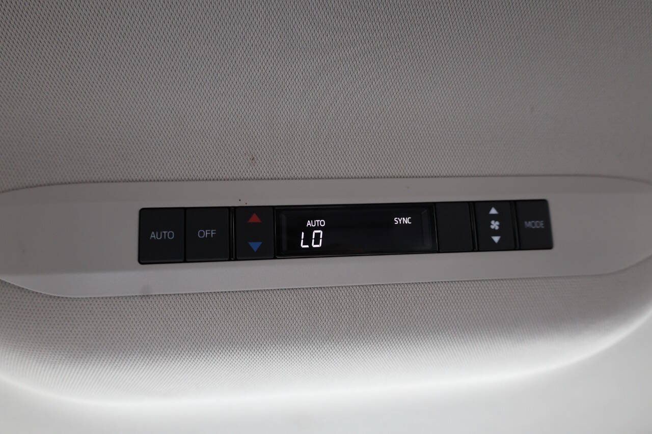 Used 2022 Toyota Sienna LE FWD image 23