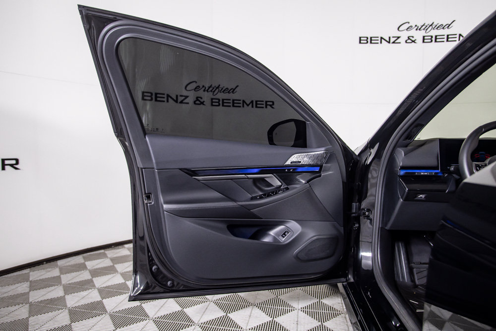 Used 2026 BMW i5 eDrive40 w/ M Sport Package RWD image 17