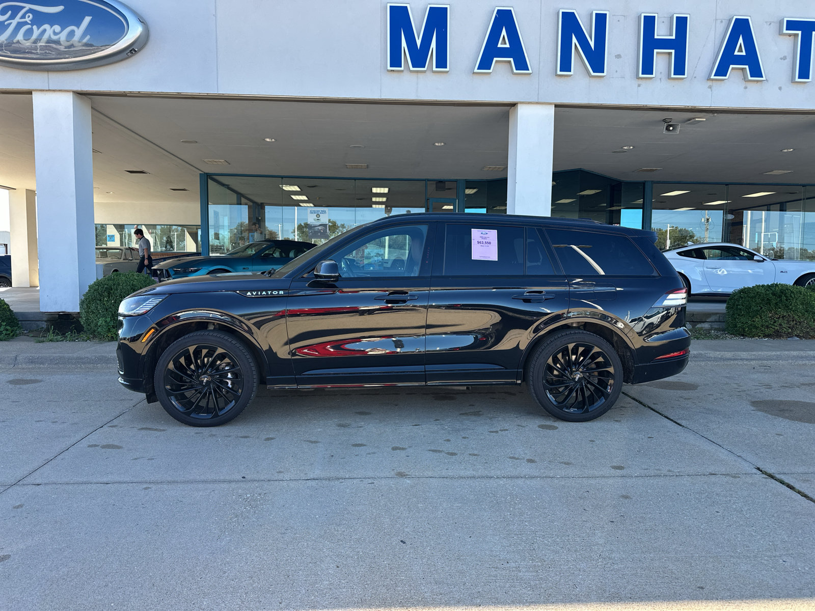 Used 2025 Lincoln Aviator Reserve w/ Jet Appearance Package AWD/4WD image 12